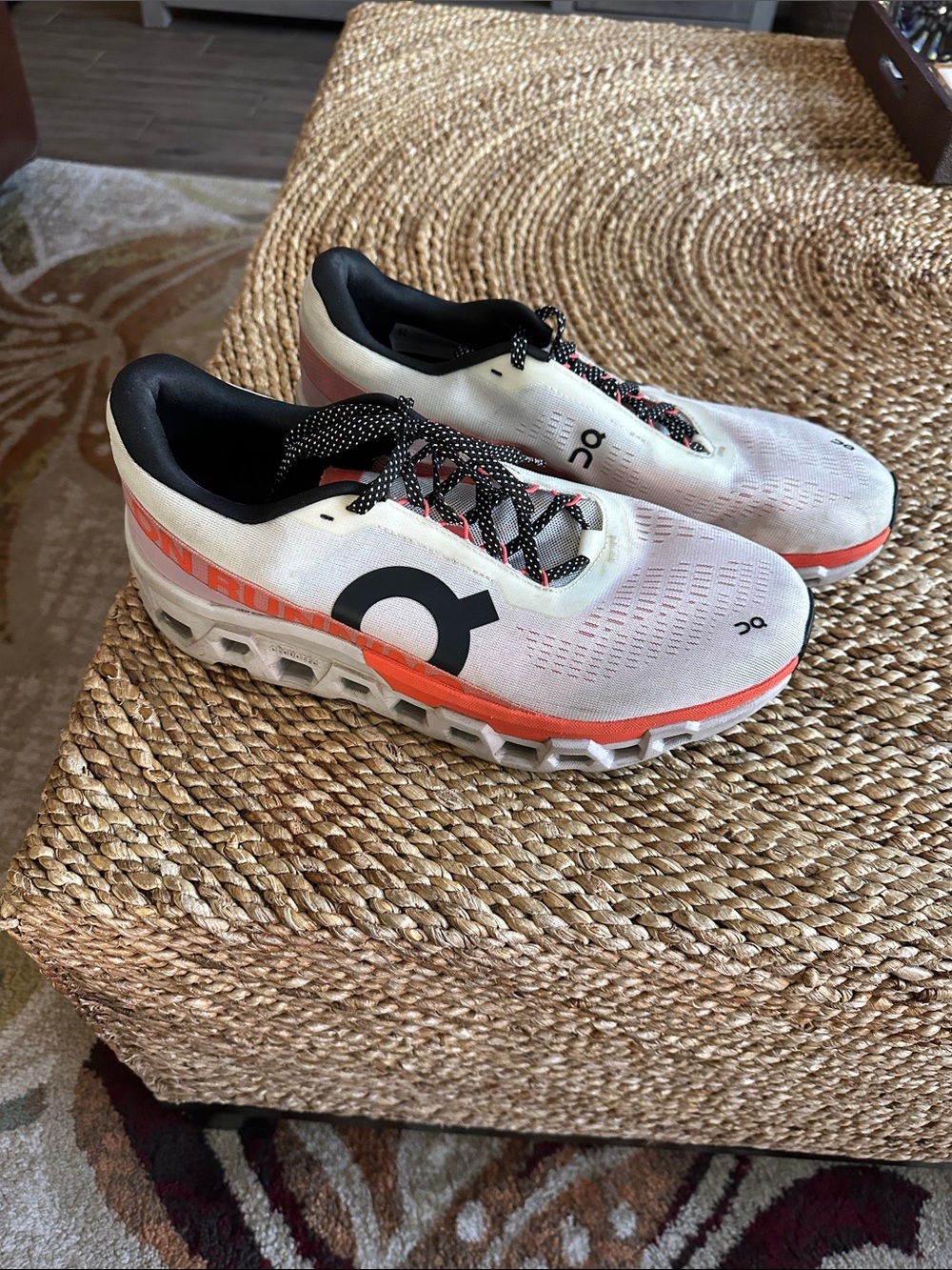 On Cloud Helion Running Men's White & Orange Cloudswift Running Shoes size 11.5